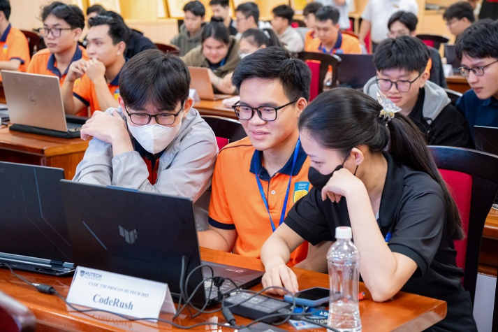 Sôi nổi Procon HUTECH 2025: Khi sinh viên IT bước vào cuộc đua lập trình 29