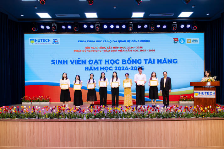 Từ dấu ấn năm học cũ đến khát vọng mới của sinh viên Khoa Khoa học Xã hội và Quan hệ Công chúng 58