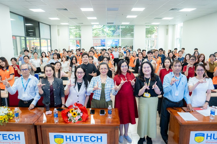 Rèn luyện kỹ năng viết bài tranh luận và biện hộ cho sinh viên Khoa Luật 9