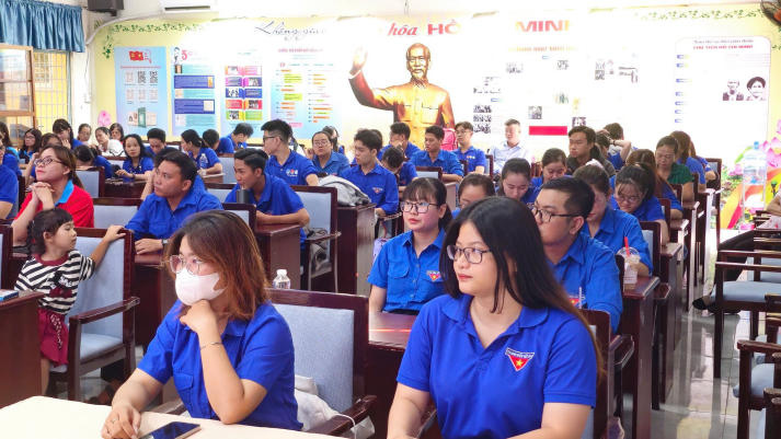 Mùa hè xanh HUTECH 2025 khép lại, mở ra hành trình trưởng thành trong mỗi sinh viên 174