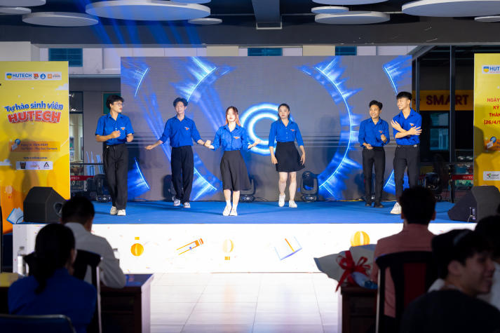 Khởi động từ ngày 20/4, Ngày hội “Tự hào Sinh viên HUTECH” mang đến loạt hoạt động sôi nổi 59