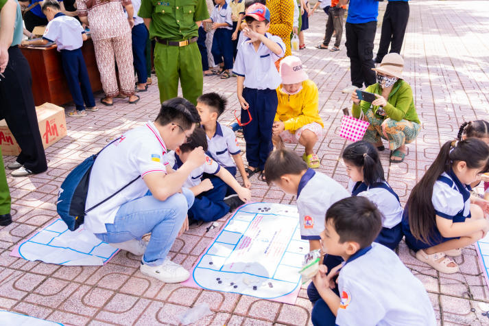[Ảnh] Chi bộ 17 HUTECH nối dài tinh thần bảo vệ chủ quyền biển đảo tại Đồn Biên phòng Cần Thạnh (Cần Giờ) 97