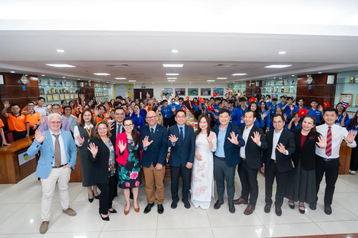 HUTECH welcomes Deputy Minister of Higher Education of the Republic of Cuba, strengthening international collaboration in education and research 115