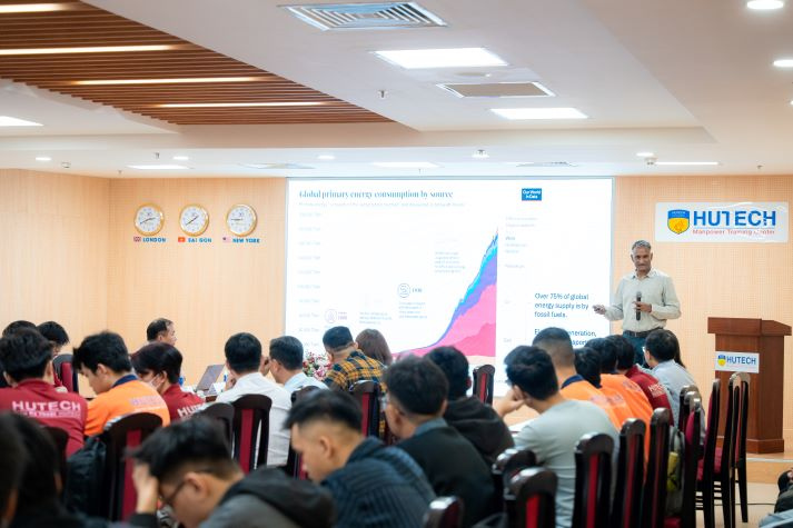 Sinh viên HUTECH mở rộng góc nhìn về chuyển đổi năng lượng sạch và phát triển bền vững 45