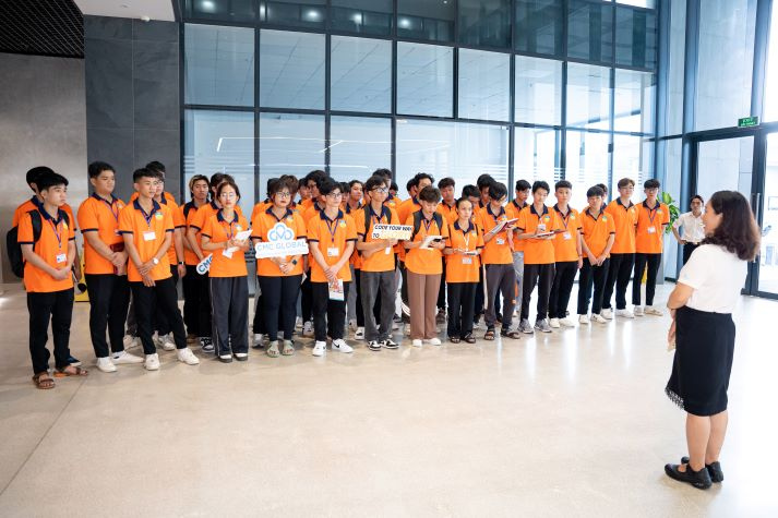 Sinh viên HUTECH sớm “bắt sóng” môi trường làm việc thực tế ngay từ năm nhất 36