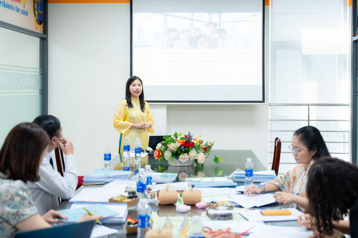 Bức tranh nghiên cứu thực tiễn về quản trị, dịch vụ và thị trường qua buổi bảo vệ luận văn/đề án Thạc sĩ Quản trị kinh doanh 44