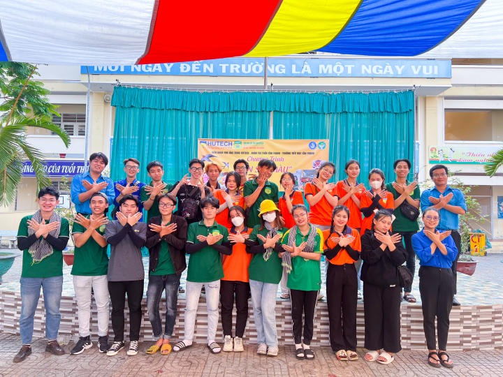 “Én vàng” Viện Khoa học Ứng dụng lan tỏa sắc xuân với chiến dịch “Cánh én mùa xuân 2023” 11