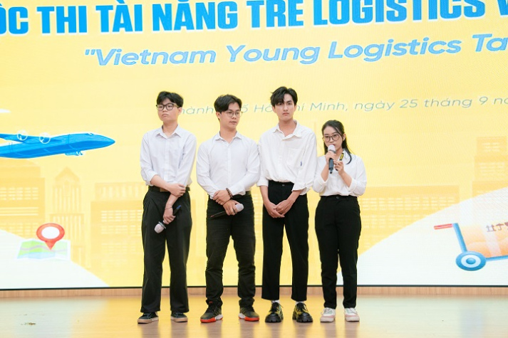 Xét học bạ lớp 11 sớm, nhận học bổng đến 100% học phí tại HUTECH 2026 229