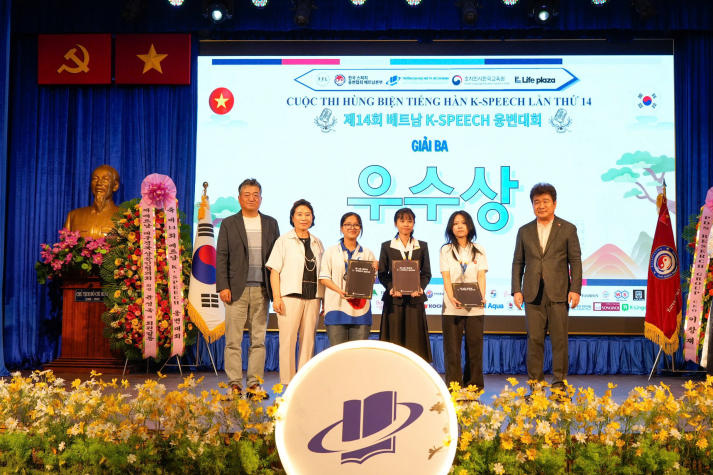 Giành giải cao tại K-SPEECH Việt Nam, sinh viên Khoa Hàn Quốc học sẵn sàng tranh tài tại Hàn Quốc 38