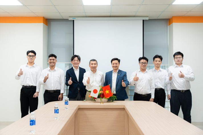 HUTECH phối hợp cùng TOA Kogyo tuyển dụng sinh viên ngay tại trường 9