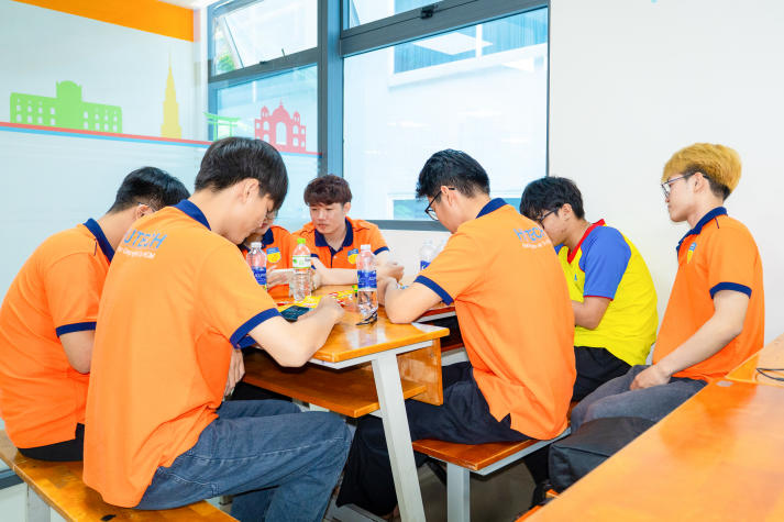 Khai mạc HUTECH Esports 2026: Sân chơi thể thao điện tử quy tụ sinh viên đam mê công nghệ 32