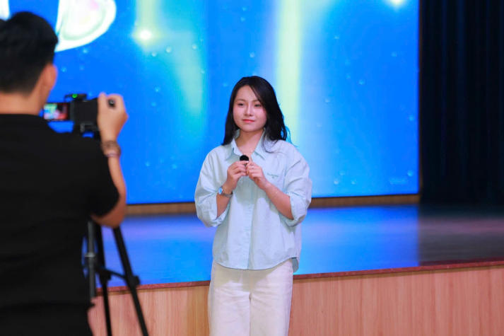 [Gương mặt tân sinh viên] Lê Phương Uyên và hành trình 15 năm tỏa sáng cùng những bước nhảy 57