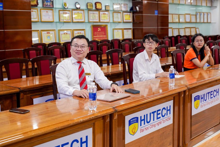 Bạn Nguyễn Hồng Đức và 40 sinh viên tiêu biểu HKI năm học 2022 - 2023 được Khoa Dược tuyên dương, khen thưởng 16