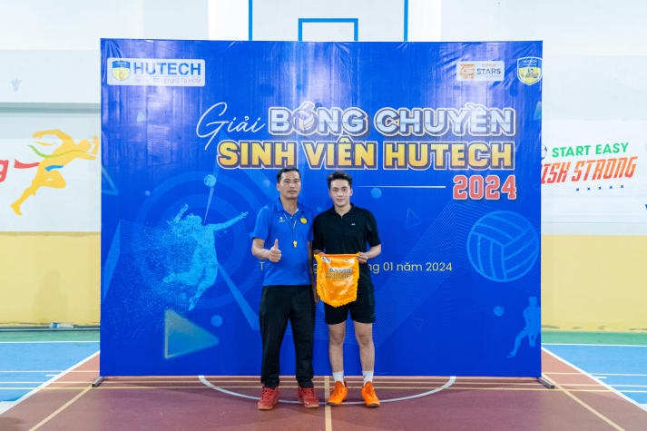 Đội “Anh Ba Báo” giành cúp vô địch Giải Bóng chuyền Sinh viên HUTECH năm 2024 119