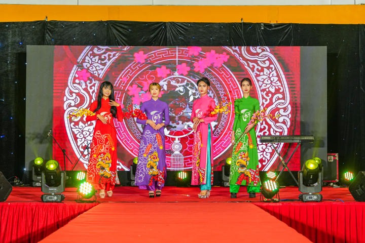 Ý nghĩa đêm nhạc Xuân gây quỹ “Khúc giao mùa” của Viện Công nghệ Việt - Nhật 54