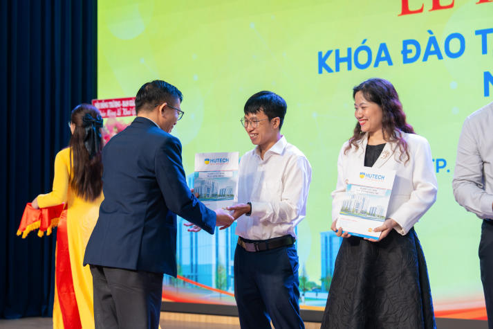 [Video] HUTECH khai giảng chương trình Tiến sĩ, Thạc sĩ đợt 1 năm 2026: Nâng tầm tri thức, kiến tạo tương lai 44
