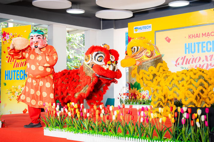 [Video] HUTECH Chào Xuân 2026: “Bật mood” Tết Việt giữa khuôn viên trường 30