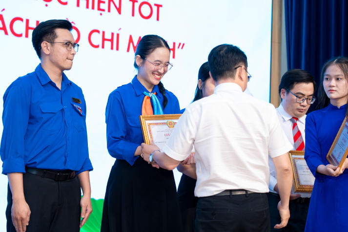 HUTECH vinh danh 269 Thanh niên tiên tiến, lan tỏa tinh thần học tập và làm theo gương Bác năm 2026 53