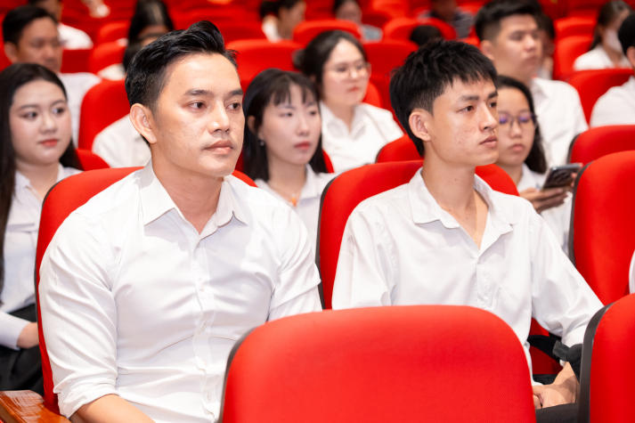 HUTECH tổng kết công tác xây dựng Đảng năm 2025 và triển khai nhiệm vụ năm 2026 40