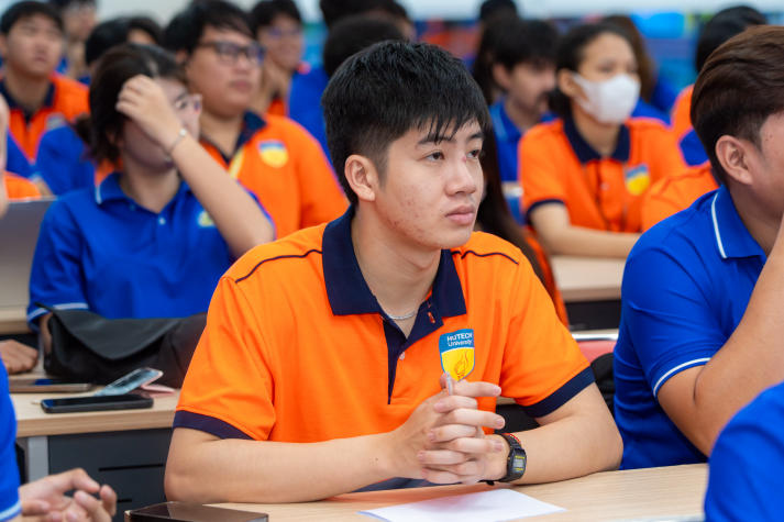 Khoa Thú y trang bị quy trình an toàn phòng thí nghiệm cho sinh viên 27