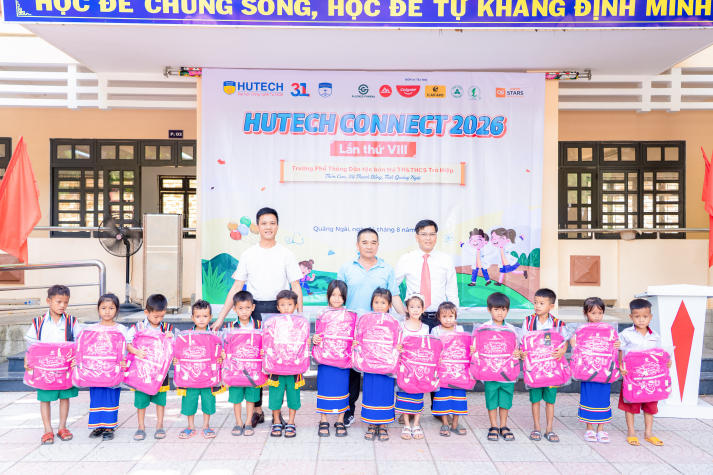 Sinh viên Khoa Dược nối dài hành trình 08 năm vì cộng đồng 93