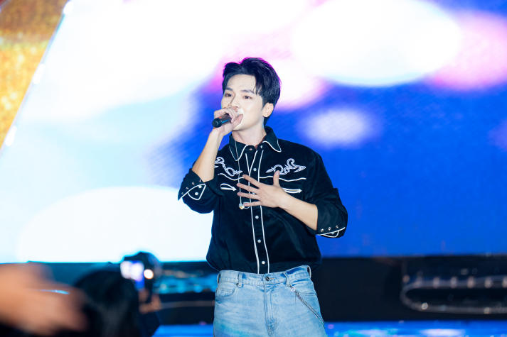 [Ảnh] Những khoảnh khắc vỡ òa cảm xúc tại Chung kết HUTECH’s Got Talent 2026 109