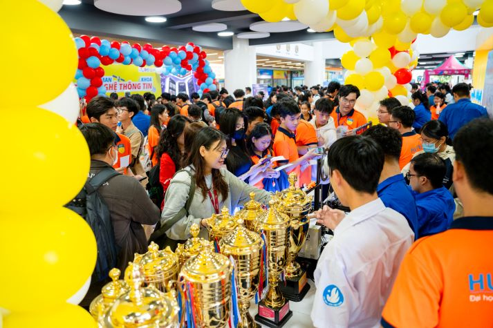 Ngày hội Truyền thống sinh viên HUTECH “Newbies Say Hi!” sẽ khai mạc vào ngày 29/9 tới 18
