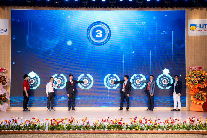 [Video] Trang mới từ dấu mốc 30 năm: Viện Kỹ thuật HUTECH khẳng định vị thế tiên phong trong đào tạo kỹ thuật 143