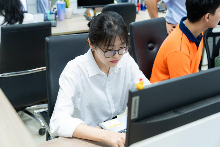 Sinh viên ngành Tài chính - Ngân hàng HUTECH bắt đầu hành trình thực tập tại FPTS 42