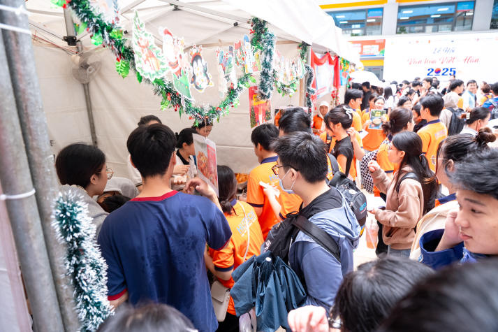 A burst of cultural colors at the Vietnam - Korea Cultural Festival 2025: Connection and integration 22