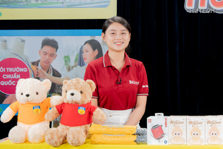 [HUTECH TIKTOK LIVE 2025] Hé lộ môi trường đào tạo quốc tế đầy sức hút dành cho Gen Z 26
