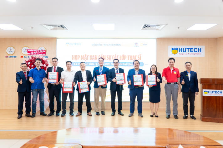 Xây dựng cộng đồng Cựu sinh viên Sau Đại học HUTECH: Kết nối tri thức, lan tỏa giá trị nhân văn 71