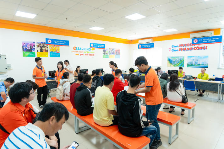 Hướng dẫn làm thủ tục nhập học cho tân sinh viên HUTECH khoá 2025 150