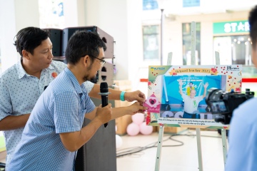 [Video] Hồ Phan Ngọc Anh - sinh viên Khoa Truyền thông và Thiết kế là Quán quân HUTECH Photo Contest “Beloved Teacher 2023” 98
