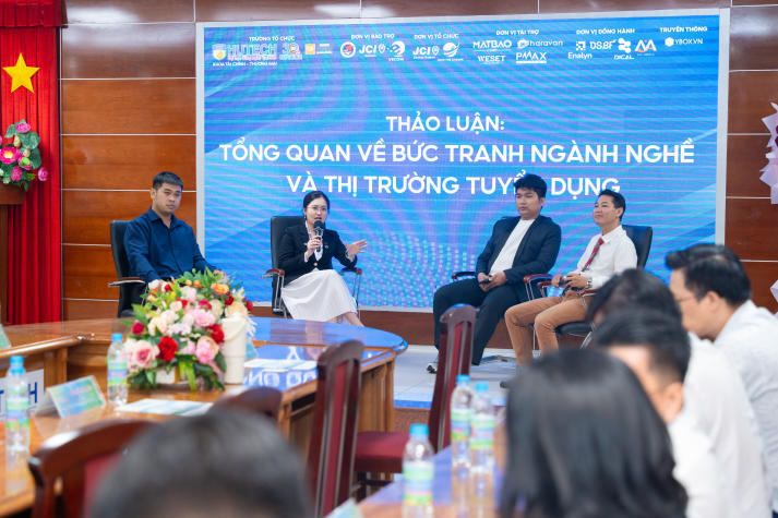 [Video] Tháo gỡ "tơ vò" ngành Thương mại điện tử, sinh viên HUTECH định hình lộ trình nghề nghiệp 107