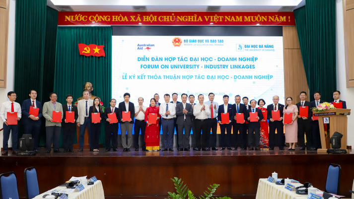 HUTECH tham dự Diễn đàn hợp tác đại học - doanh nghiệp 2025, ký kết cùng Mitsubishi Electric và CT Group 33