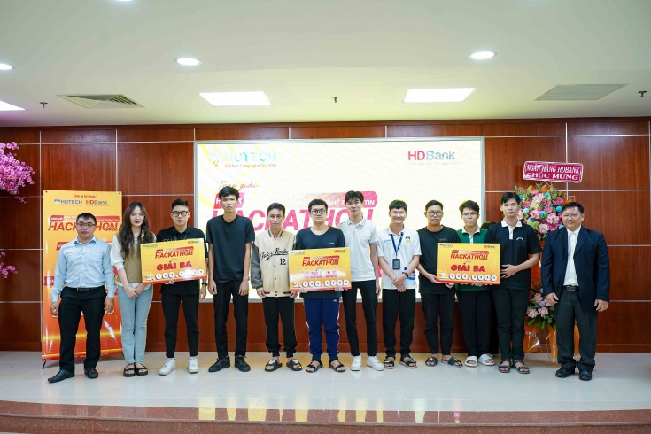Khoa Công nghệ thông tin tổ chức Vòng Chung kết và Lễ trao giải cuộc thi HDBANK HACKATHON 2022 339
