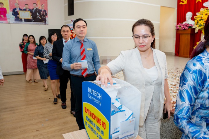 GS.TSKH. Hồ Đắc Lộc: “Bài học vỡ lòng là tình yêu Tổ quốc, yêu đồng bào và lòng trung thực” 116