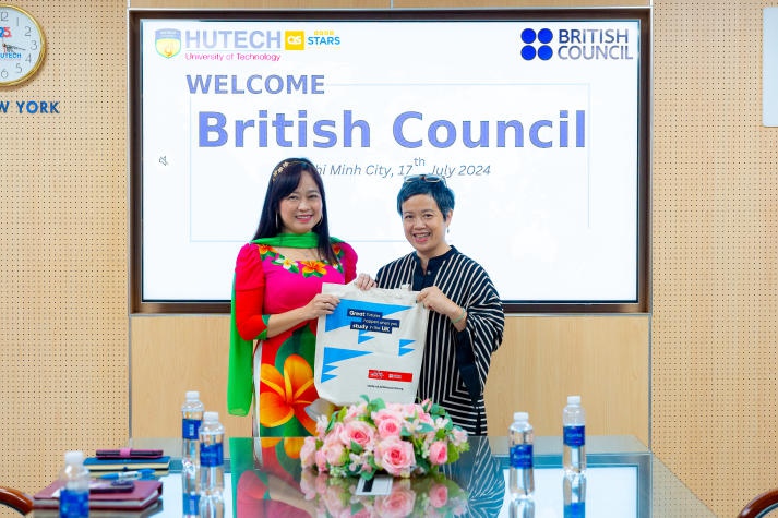 HUTECH và UEF mở rộng triển vọng hợp tác giáo dục xuyên quốc gia cùng British Council 98