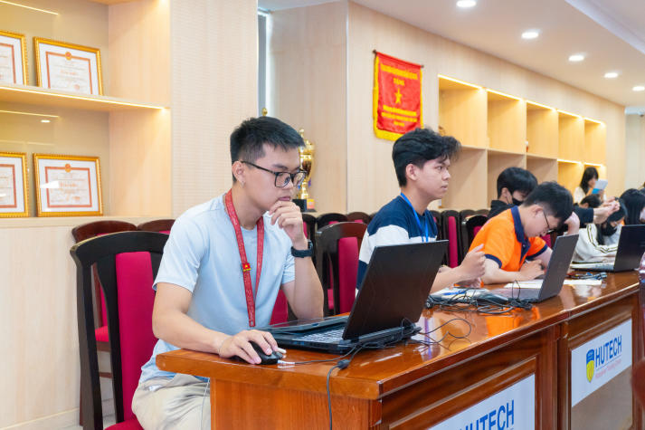 Gần 90 sinh viên Khoa Công nghệ thông tin tranh tài tại vòng Chung kết "IQ Toán học 2025" 33