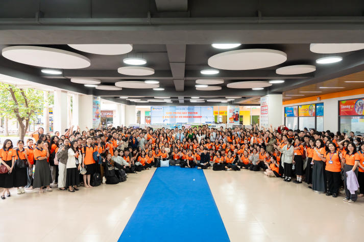 Triển lãm poster dự án doanh nghiệp - dấu mốc trưởng thành của sinh viên Khoa Tài chính - Thương mại HUTECH 125