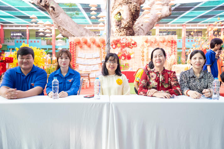 Hơn 200 em nhỏ đón mùa xuân yêu thương từ chương trình Xuân tình nguyện của sinh viên Khoa Thú y 95