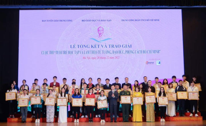 Sinh viên Vũ Đức Thịnh đạt Giải Tư Cuộc thi “Tuổi trẻ học tập và làm theo tư tưởng, đạo đức, phong cách Hồ Chí Minh” 18