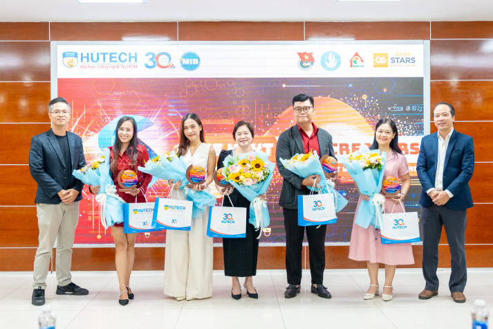 “Mầm Xanh” chiến thắng thuyết phục tại cuộc thi The Next-Gen Creators 2025 của Khoa Marketing - Kinh doanh quốc tế 52