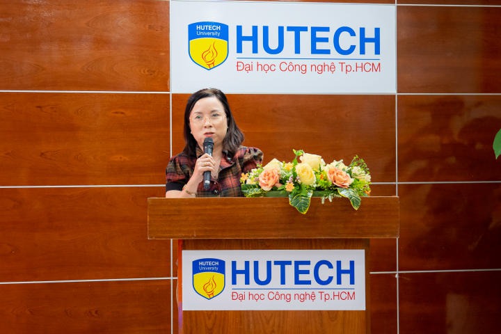 HUTECH tổ chức Hội nghị sơ kết giữa nhiệm kỳ thực hiện Nghị quyết Đại hội Đảng bộ TP.HCM lần thứ VI, nhiệm kỳ 2020 - 2025 74