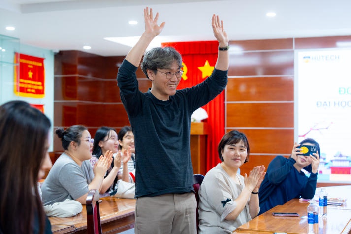 Sinh viên HUTECH giao lưu, tham gia hoạt động tình nguyện thú vị cùng sinh viên Hàn Quốc 30