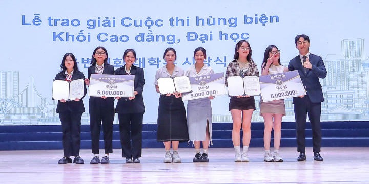 Sinh viên Khoa Hàn Quốc học đạt giải Ba cuộc thi "Hùng biện tiếng Hàn K-Speech" lần thứ 11 37
