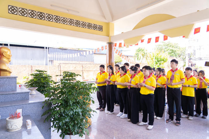 Gieo mầm xuân nhân ái từ những hành động đẹp của sinh viên Khoa Thú y HUTECH 95