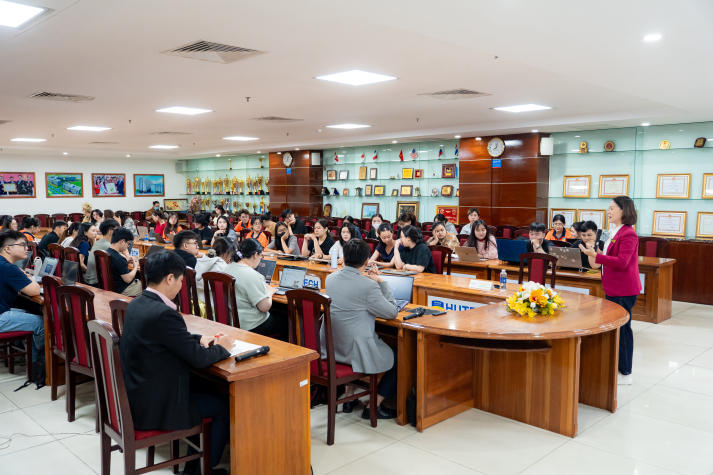 Sinh viên Quản trị kinh doanh làm chủ AI, nâng tầm nghiên cứu khoa học và lợi thế nghề nghiệp 10