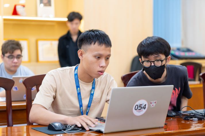 Gần 90 sinh viên Khoa Công nghệ thông tin tranh tài tại vòng Chung kết "IQ Toán học 2025" 43